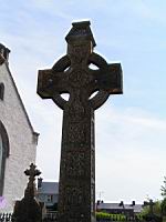 Irlande, Co Roscommon, Roscommon, Eglise St Coman, Croix celtique (01).jpg